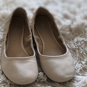 Nude flats